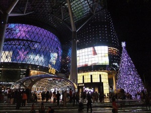 1.1259938464.1_shopping-mall-xmas-lights[1]